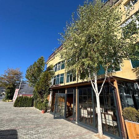 Hotel Yal Restaurant Tetovo Exteriör bild