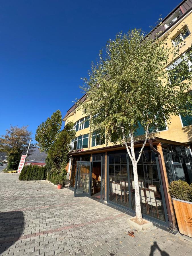 Hotel Yal Restaurant Tetovo Exteriör bild